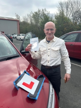 A massive congratulations to Cameron who passed his test today in his own automatic car, with a clean sheet. Cameron has many years driving experience in the USA and has had some lessons with Drive to Arrive to get familiar with UK laws and driving on the left. Well done Cameron, a great result. See you for your motorway lesson.